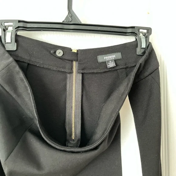 Black & white skirt - Picture 3 of 3